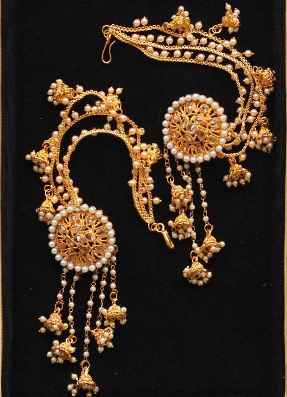 Burgundy Bahubali Earring Set with Mang Tikka - Shafalie's Fashions