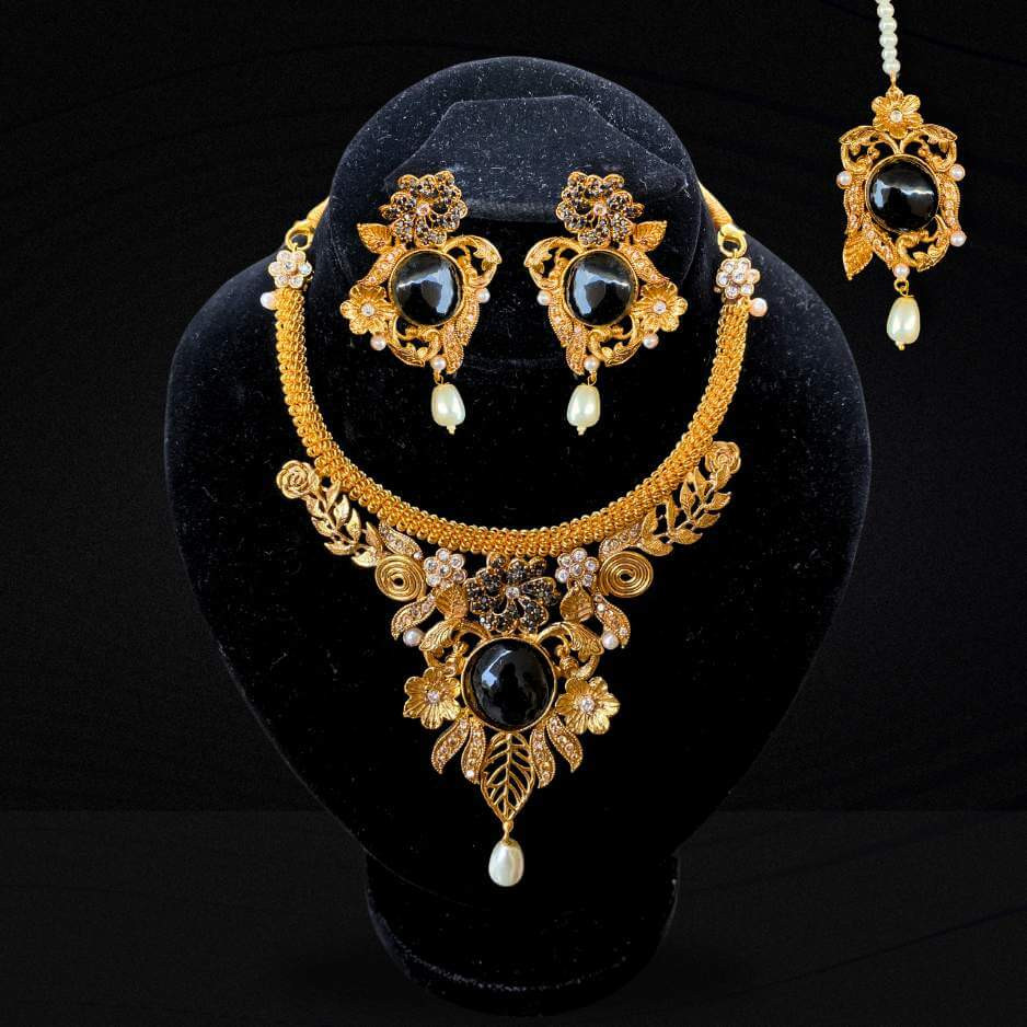 Handmade Necklace Set HNC-1